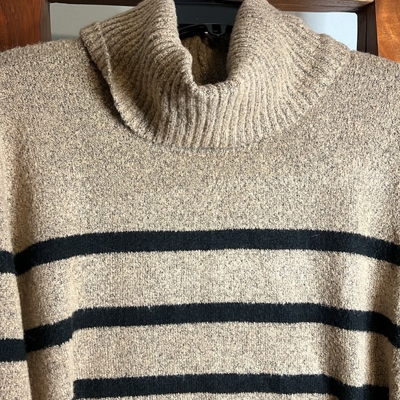 Romeo & Juliet Cowl Neck Striped Sweater - Picture 3 of 10